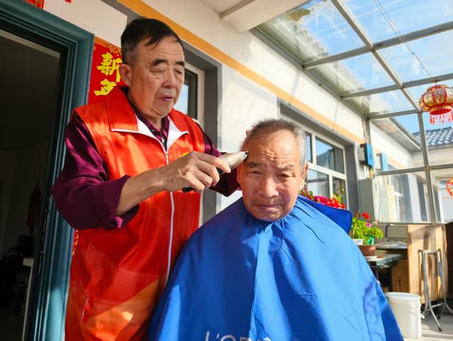 内蒙古赤峰市林西县南街服务站：七公里义剪 七公里的爱